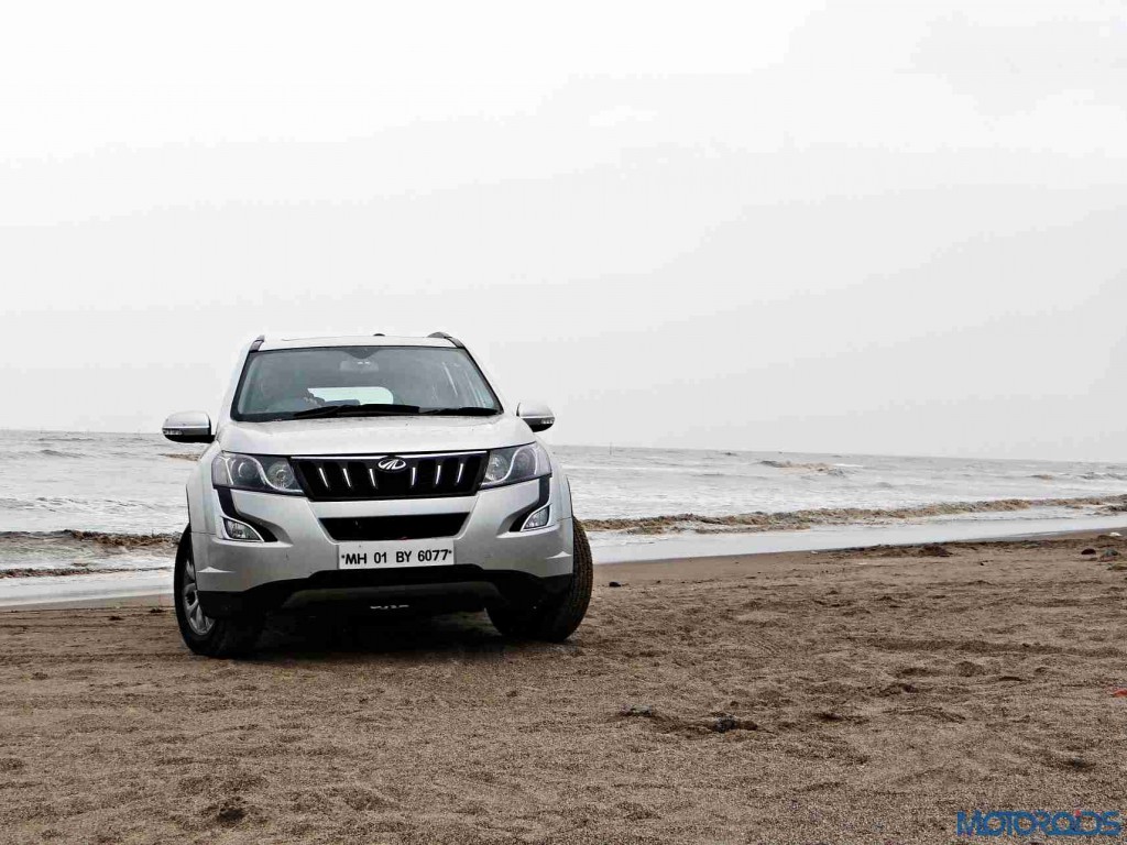 2015 Mahindra XUV500 vs 2015 Tata Safari (11)