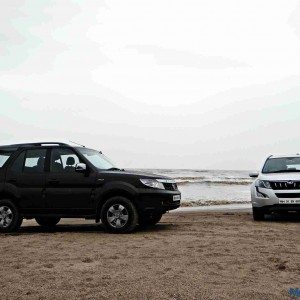 Mahindra XUV vs  Tata Safari