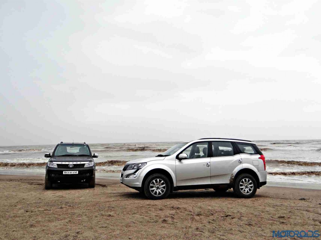 2015 Mahindra XUV500 vs 2015 Tata Safari (17)