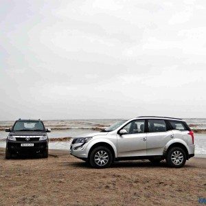 Mahindra XUV vs  Tata Safari