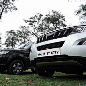 Mahindra XUV vs  Tata Safari