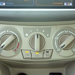 Maruti Suzuki Ertiga ZDi AC control panel