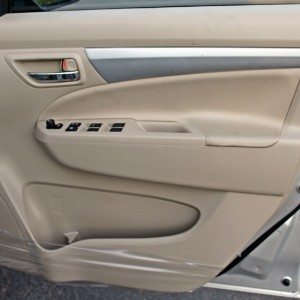 Maruti Suzuki Ertiga ZDi Driver side door