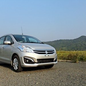 Maruti Suzuki Ertiga ZDi Front right three quarter view