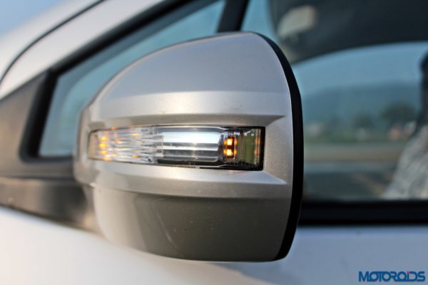 2015 Maruti Suzuki Ertiga ZDi+ ORVM blinkers