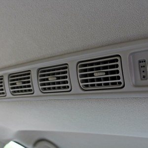 Maruti Suzuki Ertiga ZDi Rear AC vent and control dial