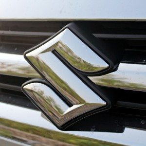 Maruti Suzuki Ertiga ZDi Suzuki logo