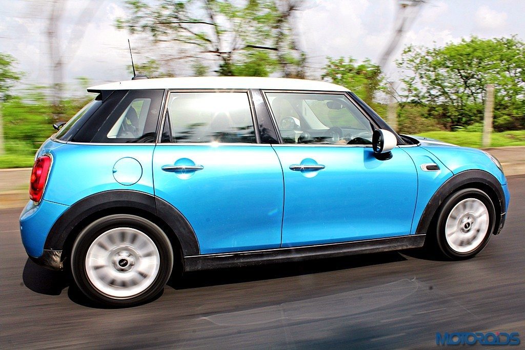 2015 Mini Cooper D 5-door (1)