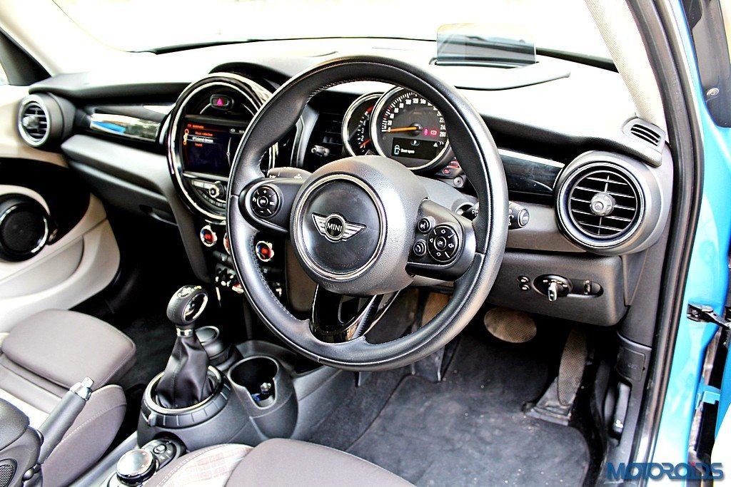 2015 Mini Cooper D 5-door Interior (1)
