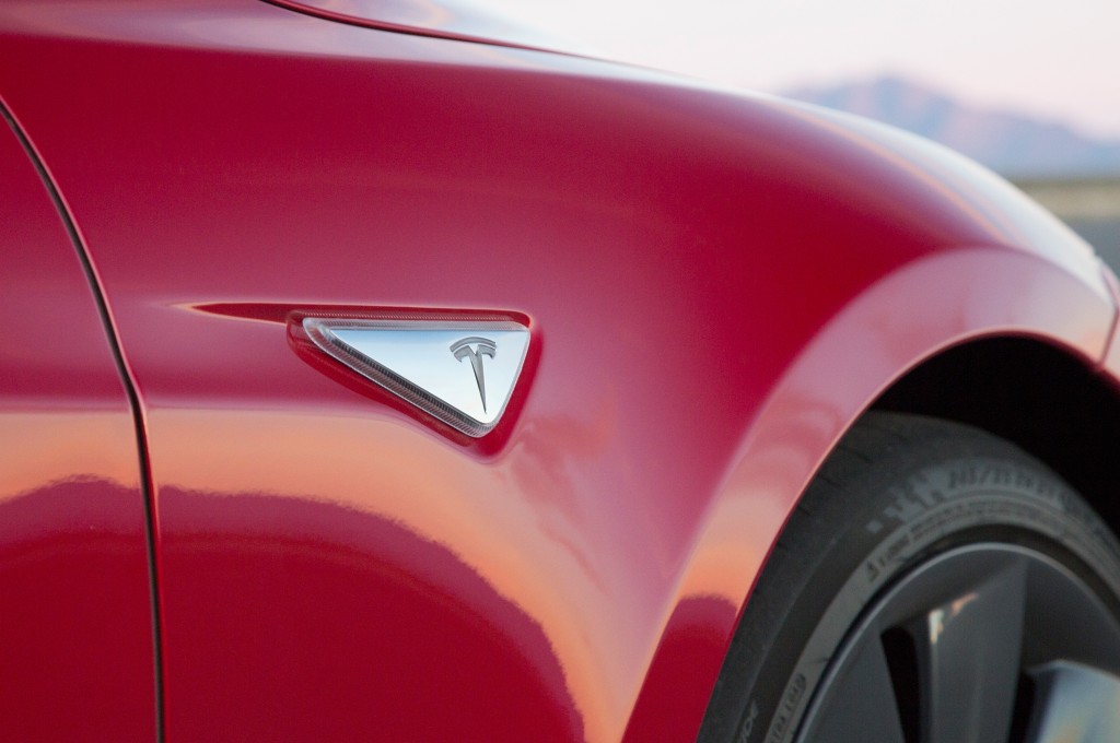 2015 Tesla Model S P90D wLudicrous (12)