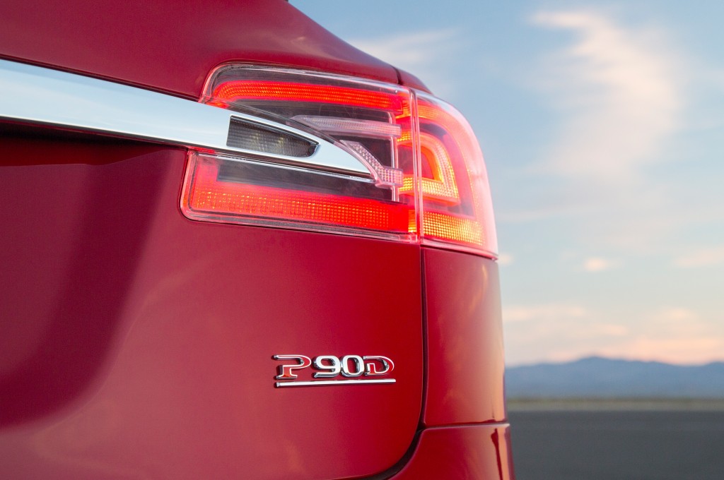 2015 Tesla Model S P90D wLudicrous (4)