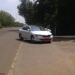 New skoda superb spy images india