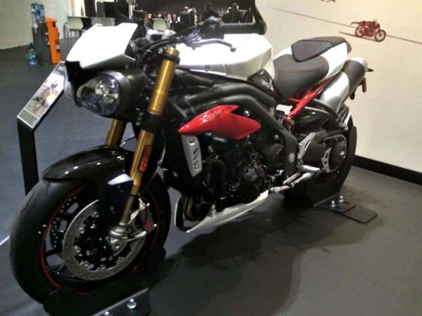 Triumph Speed Triple R