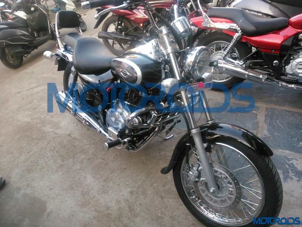 Bajaj Avenger 220 Cruise Arrives at Dealership (1)