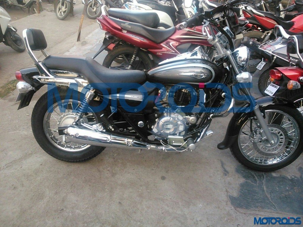 Bajaj Avenger 220 Cruise Arrives at Dealership (4)