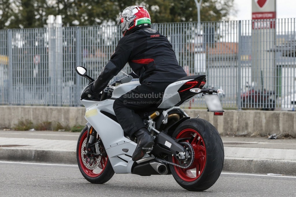 Ducati 959 Panigale Spied - 7
