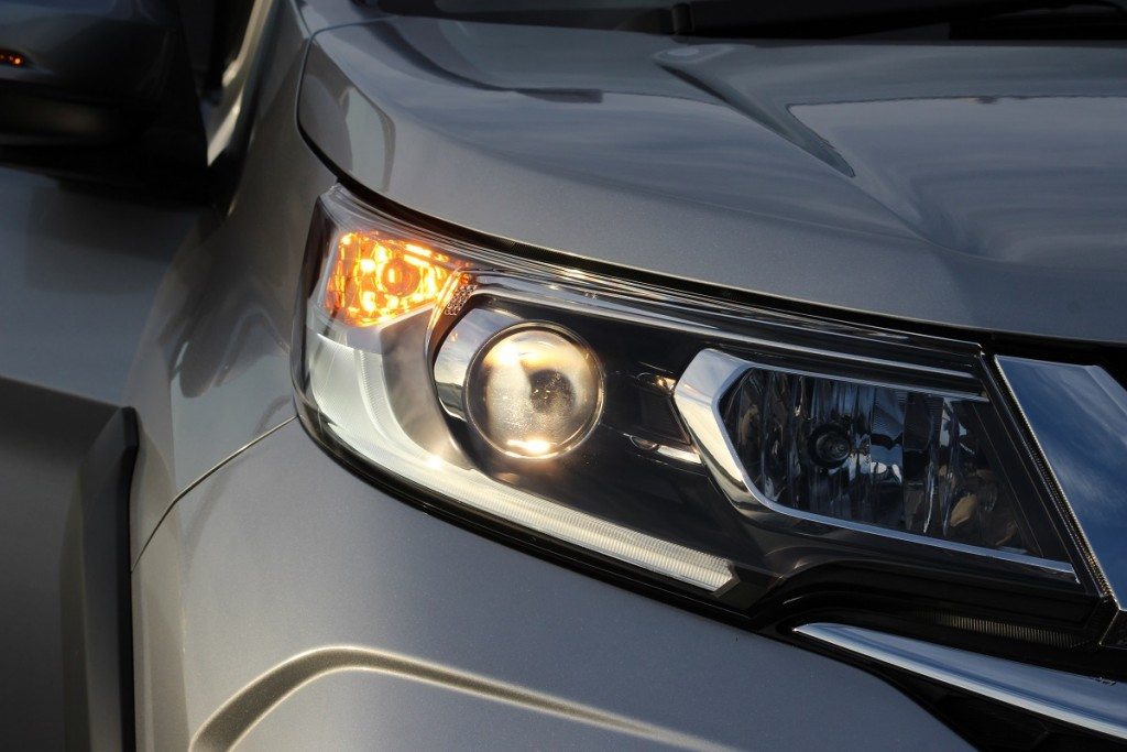 Honda BR-V headlamp (1)