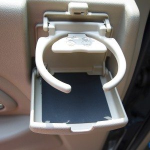 Isuzu MU  AT Review Cupholder