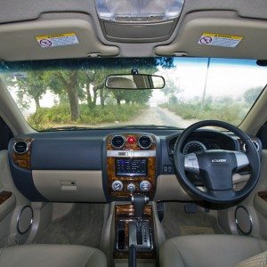 Isuzu MU  AT Review Interiors