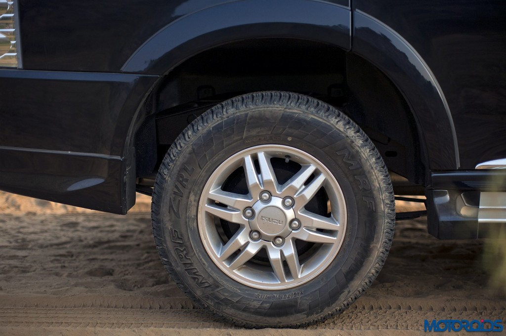 Isuzu MU-7 AT Review - Wheel and Tyre