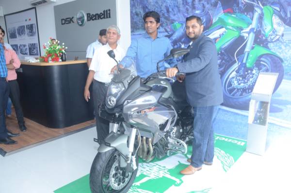 (L-R) Mr. Ashish Chaudhari, Director, Green Valley Motor Wheels and Mr. Shirish Kulkarni, Chairman, DSK Motowheels