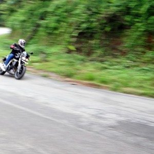 Mahindra Mojo First Ride Review Action Shots  e
