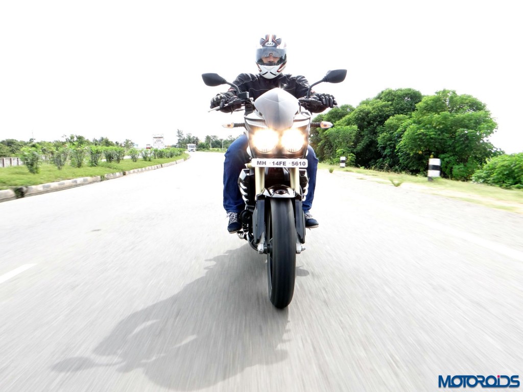 Mahindra Mojo - First Ride Review - Action Shots (7)
