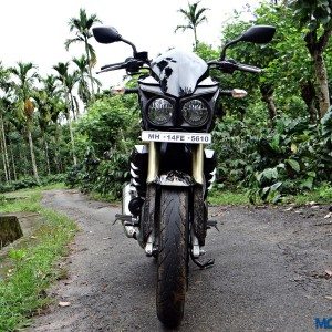 Mahindra Mojo First Ride Review Still Shots