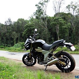 Mahindra Mojo First Ride Review Still Shots