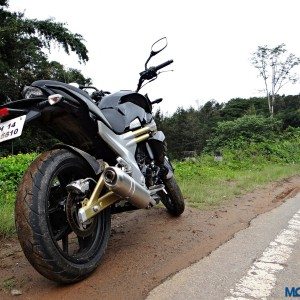 Mahindra Mojo First Ride Review Still Shots