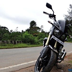 Mahindra Mojo First Ride Review Still Shots