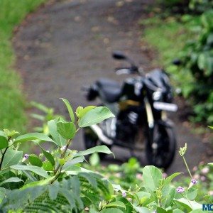 Mahindra Mojo First Ride Review Still Shots