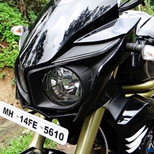 Mahindra Mojo First Ride Review Still Shots