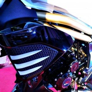 Mahindra Mojo Half Fairing