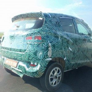 Mahindra XUV spied  e