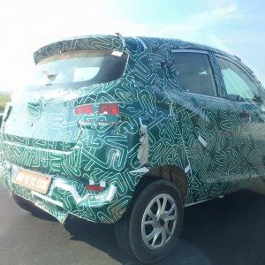 Mahindra XUV spied  e