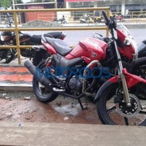 New Hero MotoCorp Hunk Spotted At Dealership