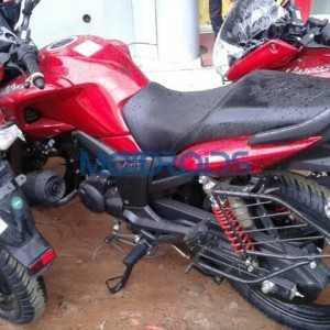 New Hero MotoCorp Hunk Spotted At Dealership