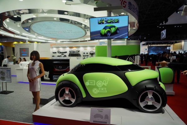 Toyoda Gosei Flesby at 2015 Tokyo Motor SHow (2)