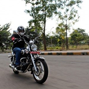Bajaj Avenger  Cruise Action Shots