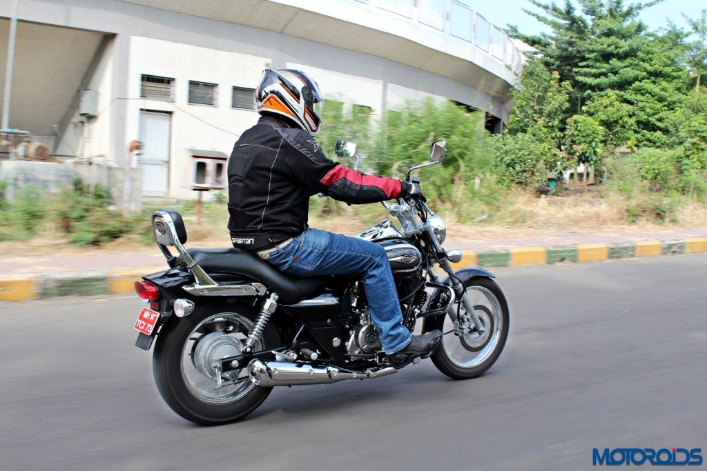 2015 Bajaj Avenger 220 Cruise - Action Shots (18)