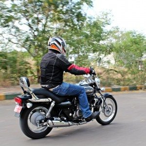 Bajaj Avenger  Cruise Action Shots