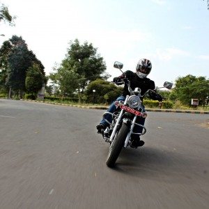 Bajaj Avenger  Cruise Action Shots