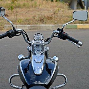 Bajaj Avenger  Cruise Detail Shots Fuel Tank Handlebar