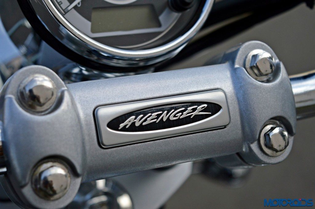 2015 Bajaj Avenger 220 Cruise - Detail Shots - Handlebar Clamp