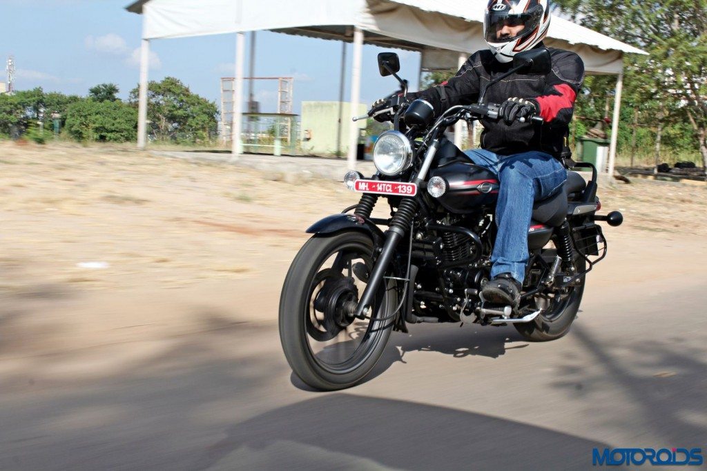 2015 Bajaj Avenger 220 Street - Action Shots (30)