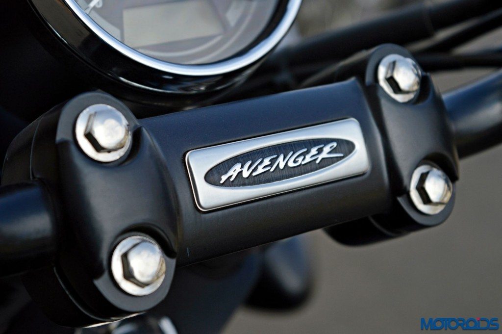 2015 Bajaj Avenger 220 Street - Detail Shots - Handlebar Clamp