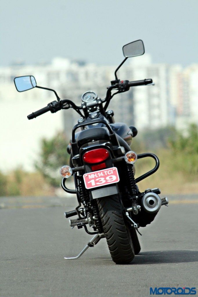 2015 Bajaj Avenger 220 Street - Still Shots (10)