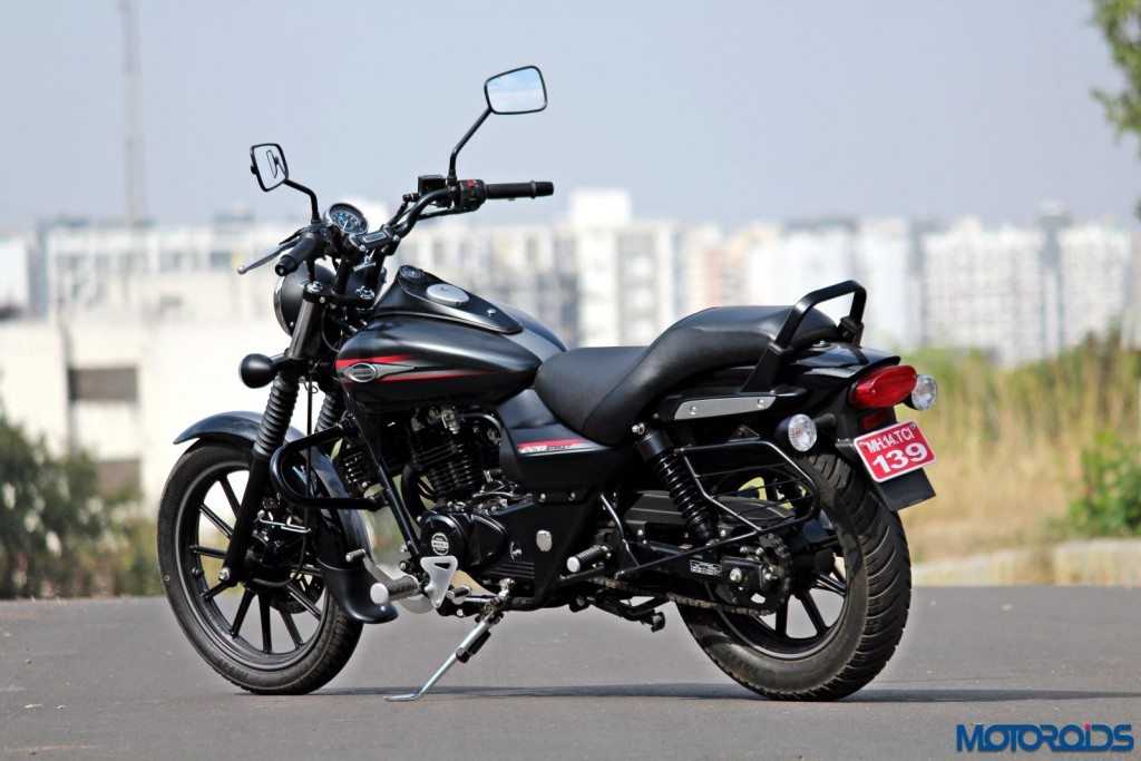 2015 Bajaj Avenger 220 Street - Still Shots (11)