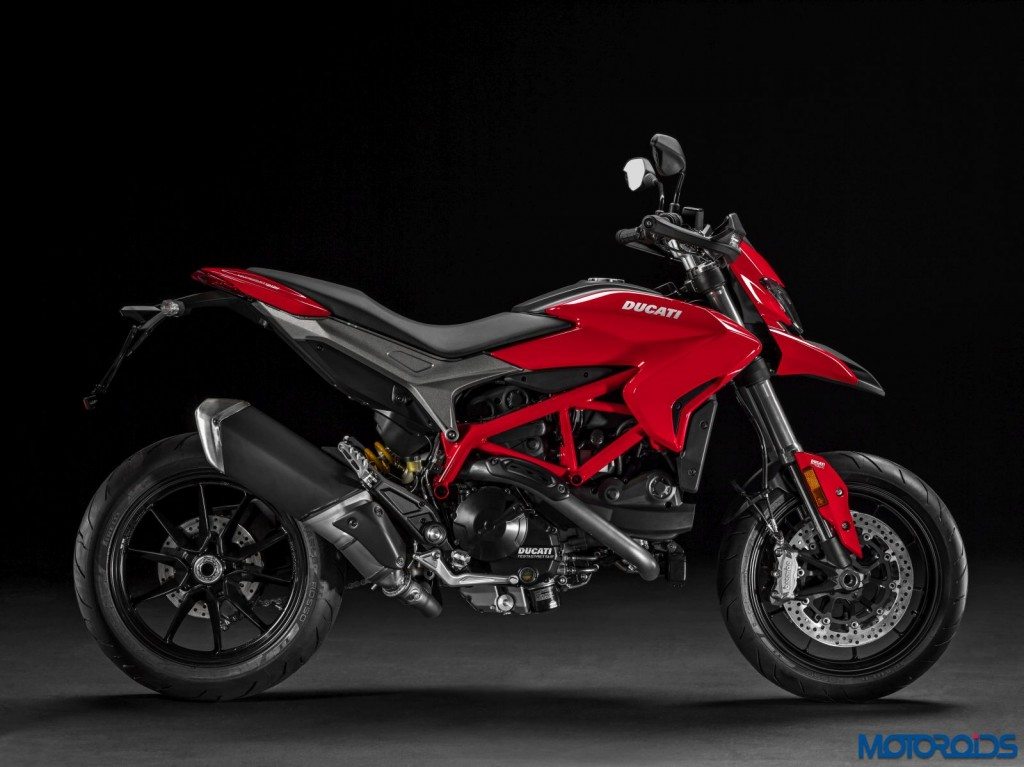 2016 DUCATI HYPERMOTARD 939 (1)